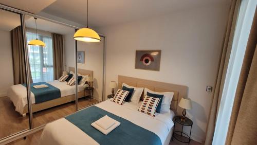 Mamaia-Sat Apartment | Adams Apartment Onix Blue