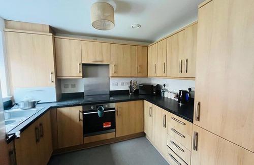 Willesborough House | Adams Drive 4 Bedroom Stylish House |Parking