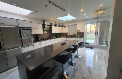 Cradley House | Adams Hill Luxury Homestay