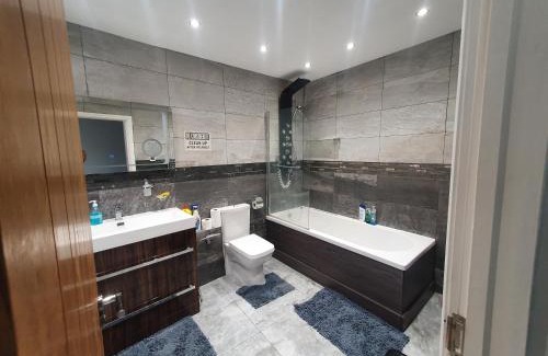 Cradley House | Adams Hill Luxury Homestay