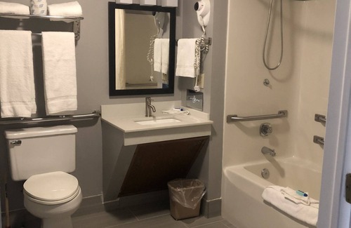 Adams Hotel | Adams Inn