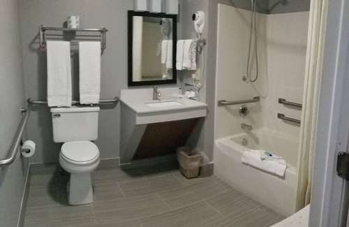 Adams Hotel | Adams Inn