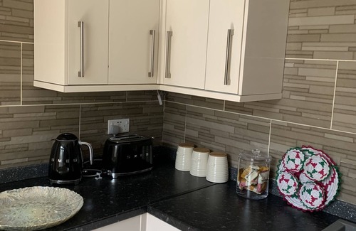 Grangetown House | Adanhouse-Stockland 5 Bedroom house sleeps 12