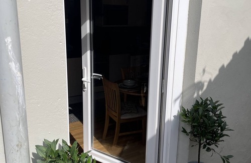 Grangetown House | Adanhouse-Stockland 5 Bedroom house sleeps 12