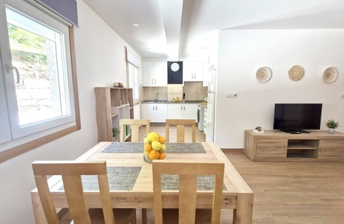 Mondariz Apartment | ADAPTED FOR PEOPLE WITH REDUCED MOBILITY AND HAS AN ARTICULATED BED.