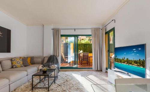 San Pedro de Alcantara Apartment | ADB4 -City center San Pedro by Roomservices