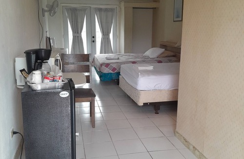Andros Town Apartment | Adderley's Motel