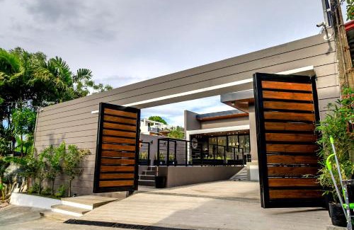 Alabang Villa | Addie's Place Soldiers Hills Village Muntinlupa
