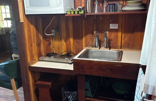 East Kootenay Cabin | Addison's Bungalows