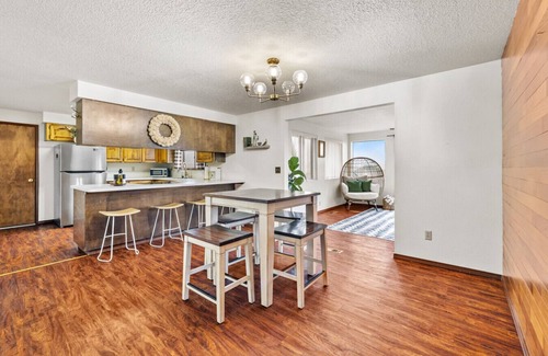 Umatilla House | Additional Living Room, Just Minutes From Highway