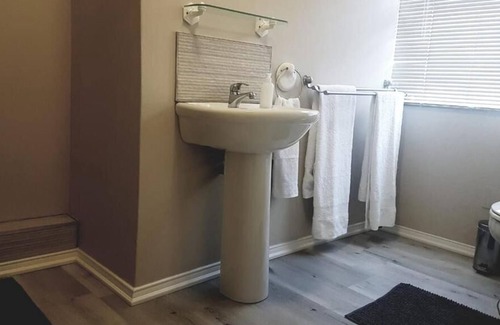 Colchester Bed & Breakfast | Addo Riverside Villa