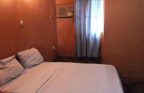 Akure Apartment | Ade Super Hotel Single