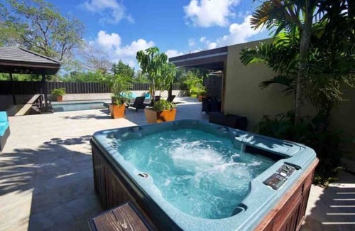 Duncans Villa | Adehya the Villa