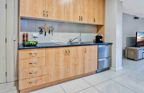 West Croydon House | Adelaide 4 Bedroom House with Pool