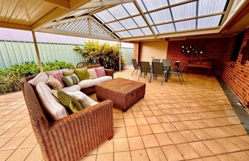 Nairne House | Adelaide Hills 4 bed home near Hahndorf Mt Barker