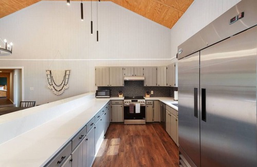 Sabinal House | Adelante · Near River~Games~Hot Tub~Pool~Amazing Home for 20