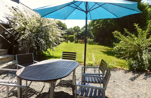 Ploerdut Cottage | Adele cottage – lovely, spacious Breton cottage - shared pool, private garden