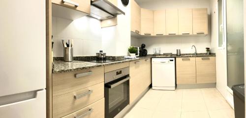El Palmar Apartment | Adelfa - 2 hab, AA, parking gratis, junto Hospital