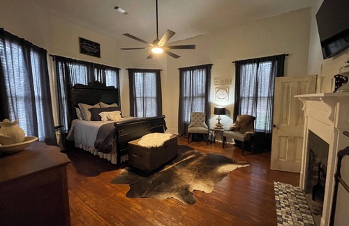 Harmon Bed & Breakfast | Adelines Bed and Breakfast