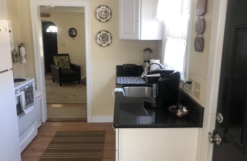Walla Walla Cottage | Adelines Cottage Near Whitman College and Pioneer Park and WiFi and internet