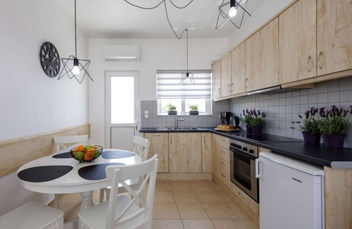 Kalyves Apartment | Adelphes Beachfront Apartment