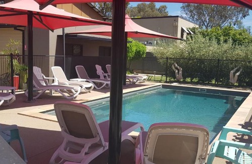 Echuca Apartment | Adelphi Apartment 6 Riverview 2 BDRM, 1BDRM or 6A King Studio Riverview both with balconies