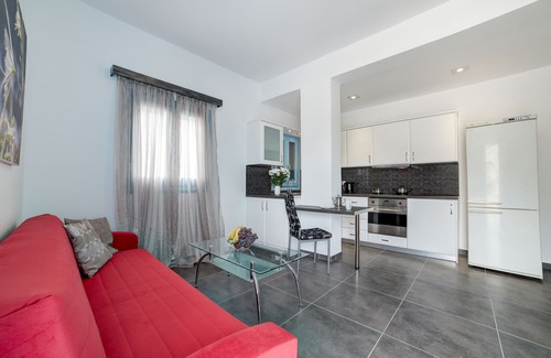 Perissa Apartment | Adelphi Apartments One-Bedroom Apartment Sleeps3
