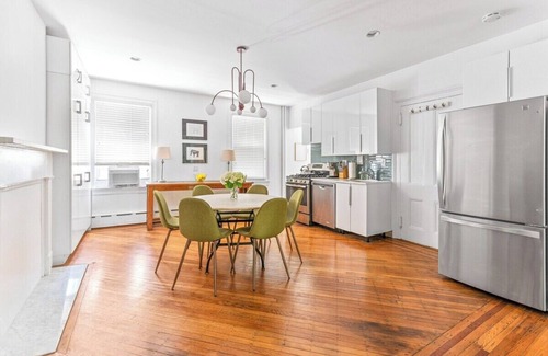 Clinton Hill Apartment | Adelphi II by Rove Travel | 3BR Ft Greene w/Deck