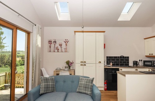 Bideford Cottage | ADIPIT STABLES, romantic, with a garden in Bideford