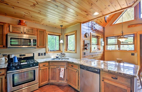 Glenfield Cabin | Adirondack Cabin on Private Lake Near Glenfield!