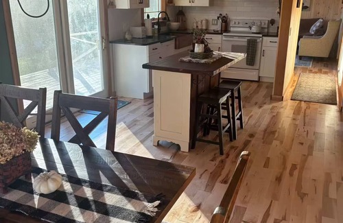 Skylark Beach Cabin | Adirondack Cabin