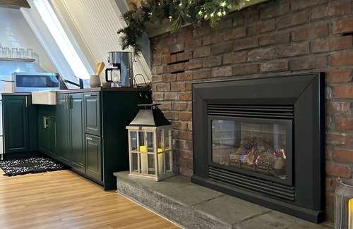 Wilmington Ski Chalet | Adirondack Cozy Chalet Private & Minutes to Hiking, Fishing & More. Pet Friendly