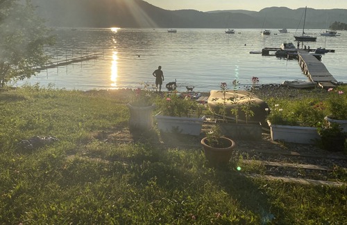 Willsboro Resort | Adirondack Lakefront Family or Friend Reunion Retreat
