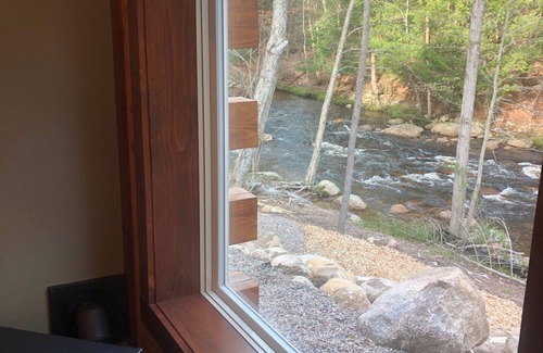 Glenfield Cabin | Adirondack Log Cabin on Scenic Waterfront Natural Soaking Pool