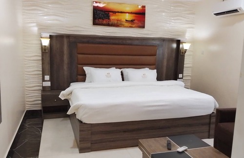Benin City Hotel | ADJ ROYALTY HOTELS & SUITES LTD