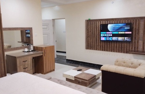Benin City Hotel | ADJ ROYALTY HOTELS & SUITES LTD