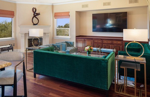 Santa Rosa House | Adjacent to Healdsburg/Kenwood With Pool, HotTub, Outdoor Kitchen, Pickleball!