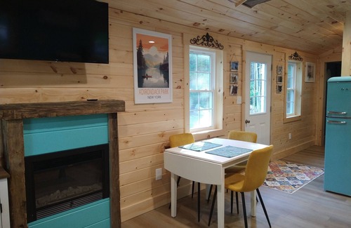 Malone Cottage | ADK Getaway "The Beech House"-New 1 Bedroom Cottage 1 mile from Adirondack Park