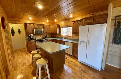 Old Forge House | ADK Lake House Vacation, Cozy 5 Bedroom & 2 Bath