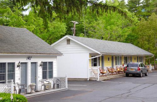 Lake George Hotel | Admiral Motel