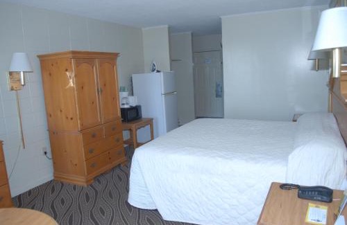 Downtown Myrtle Beach Hotel | Admiral Motor Inn