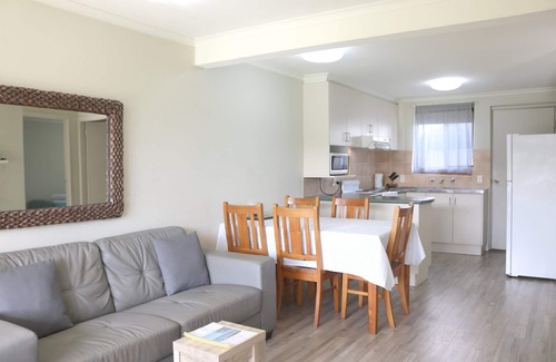 Merimbula Apartment | Admirals Lodge: Unit 4: Pet friendly (No yard)