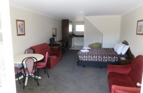 Springlands Hotel | Admirals Motor Lodge