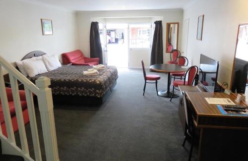 Springlands Hotel | Admirals Motor Lodge