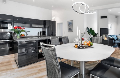 Olpenitz Apartment | Admiralsdeck Panoramablick, Finnische Sauna, 3 Baeder, Fahrstuhl, 2 Terrassen