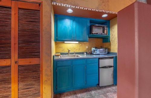 Taos Bed & Breakfast | Adobe and Pines Inn Bed and Breakfast