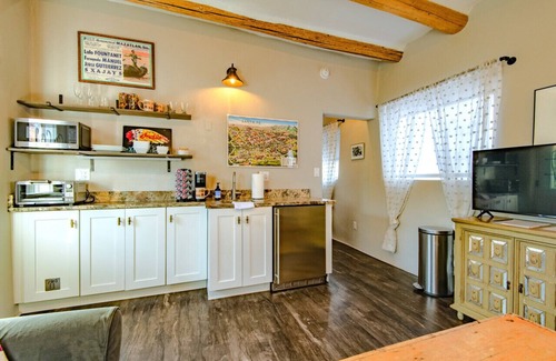 South Capitol Condo | Adobe Casita Downtown - King Bed + Patio * Spacious 450 Sq Ft