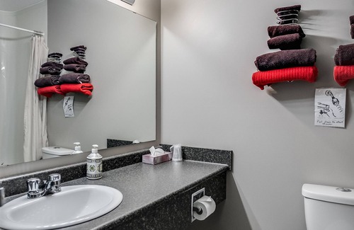 Martensville Hotel | Adobe Inn
