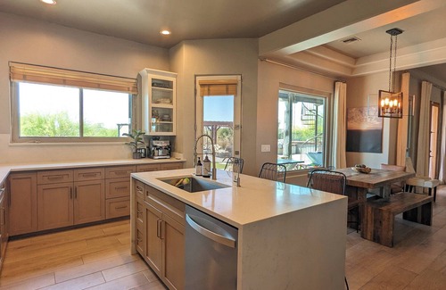 East Mesa House | ADOBE MANOR/Main + Guest Home/Sleeps 20