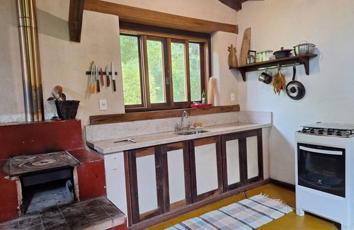 Paulo Lopes Cabin | Adobe Refuge. Comfort and peace in the Atlantic Forest, close to the beaches of southern SC